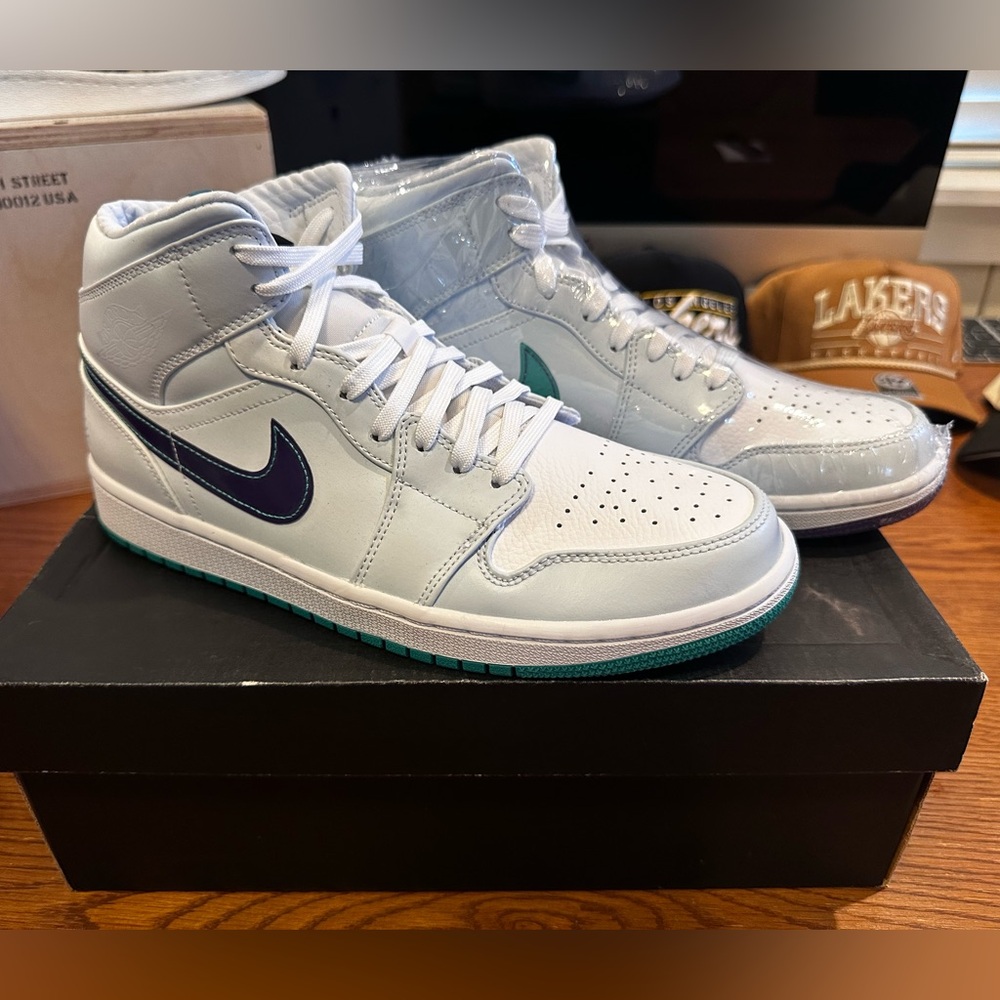 Nike Jordan 1 Mid // Pregame Pack “Hoops-Luka Doncic” // 9.5M